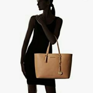 Michael Kors Jet Set Zip-Top Tote